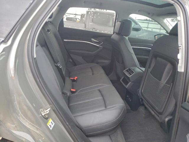 Audi Q8 Premium Plus Image 9