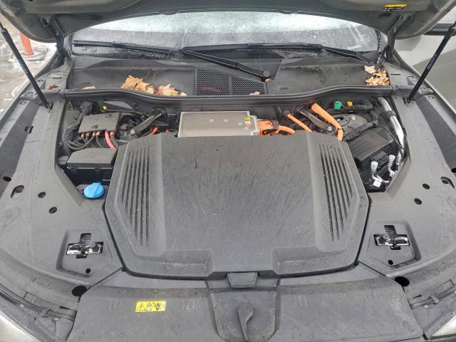 Audi Q8 Premium Plus Image 10