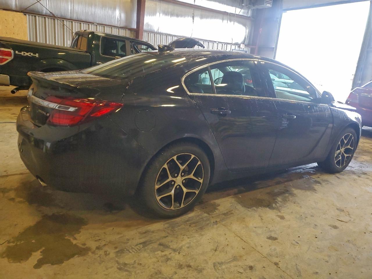 Buick Regal Sport Touring Image 7