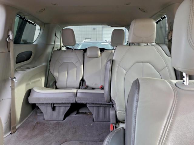 Chrysler Pacifica Touring L Image 13