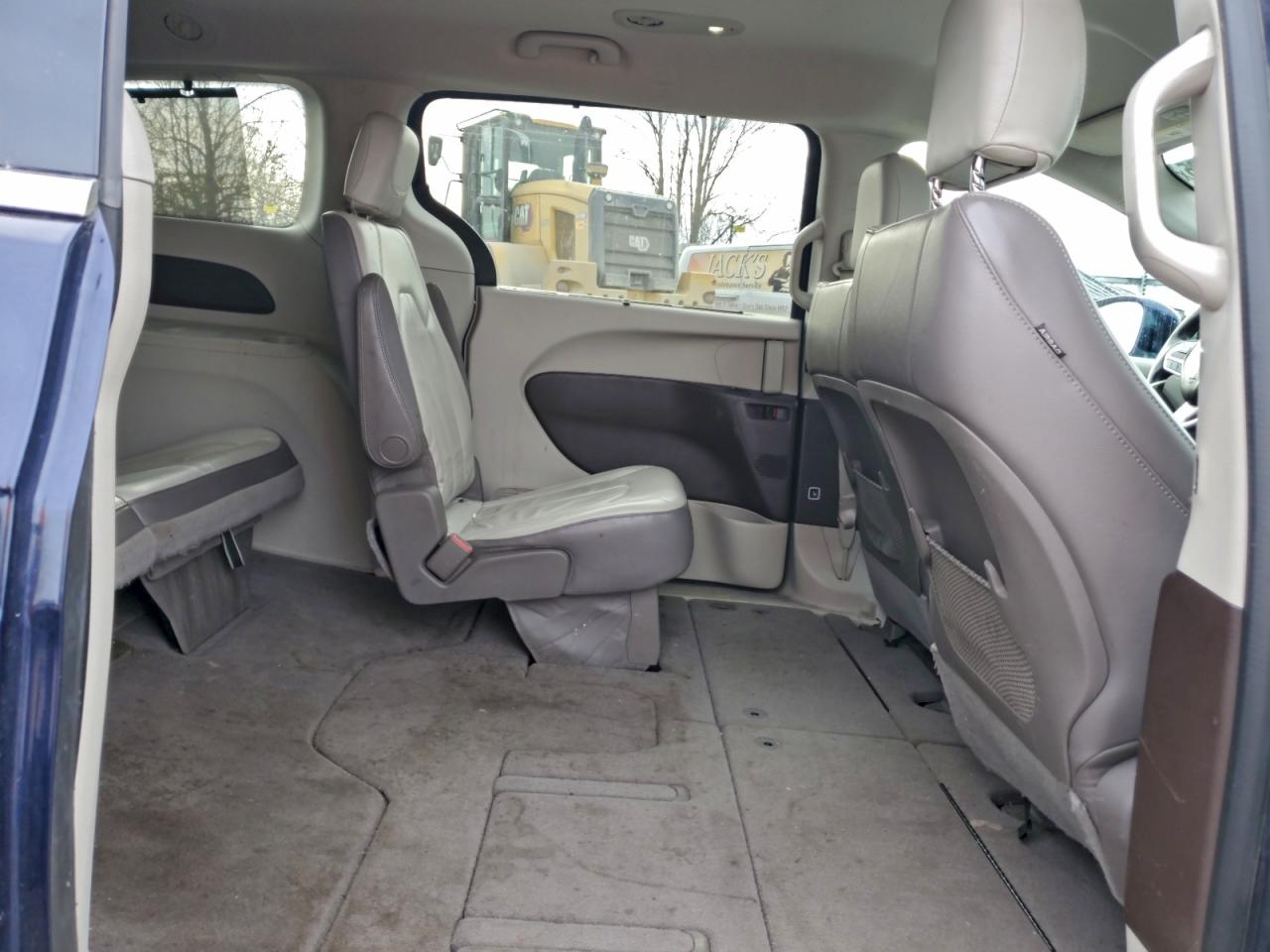 Chrysler Pacifica Touring L Image 9