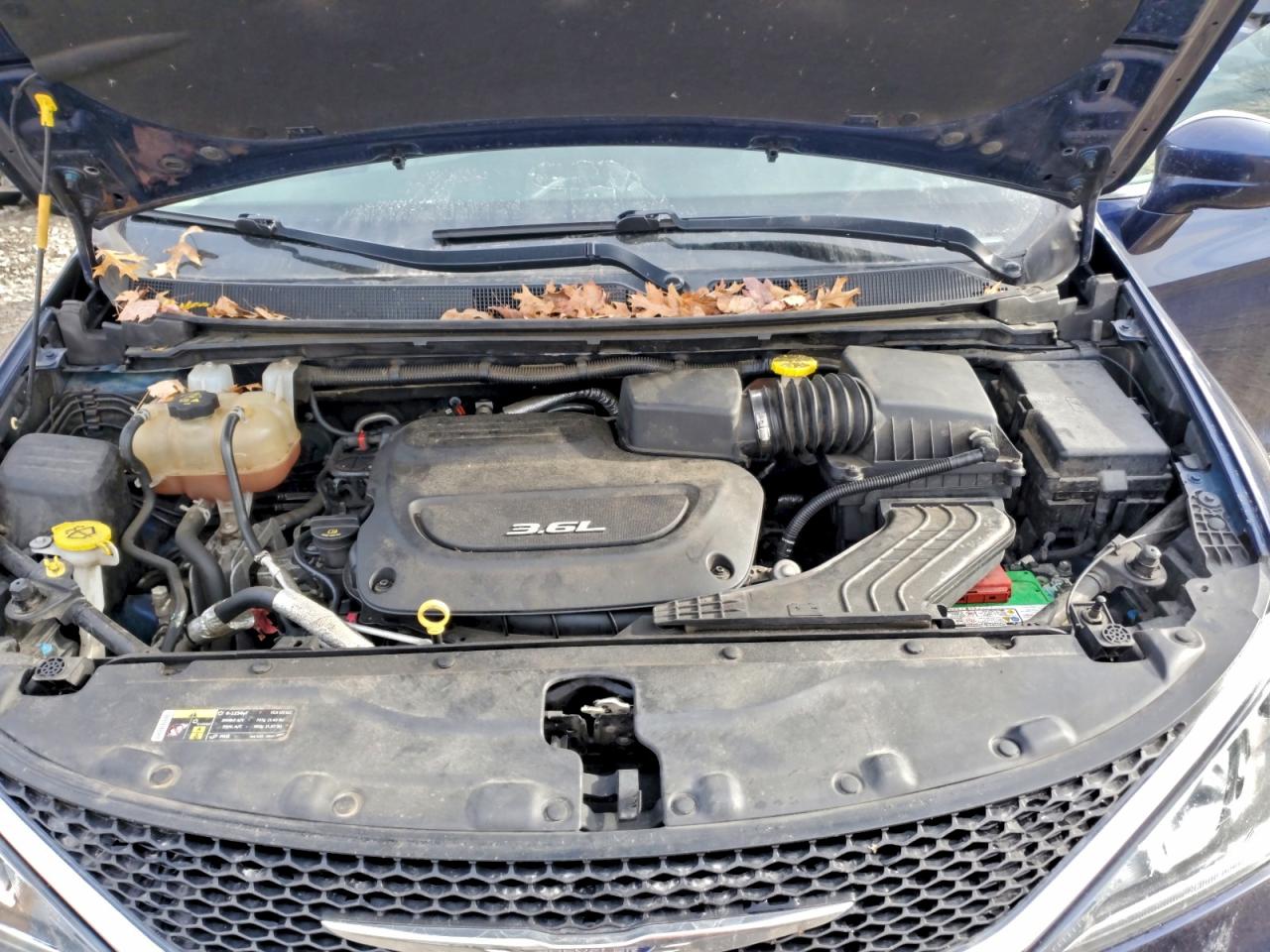 Chrysler Pacifica Touring L Image 6