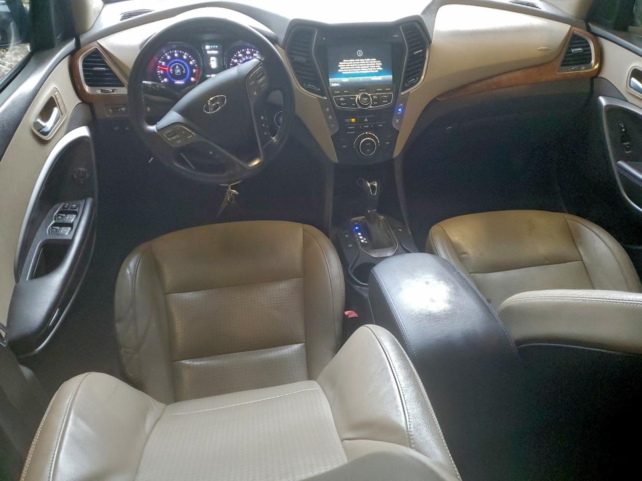 Hyundai SANTA FE Gls Image 4