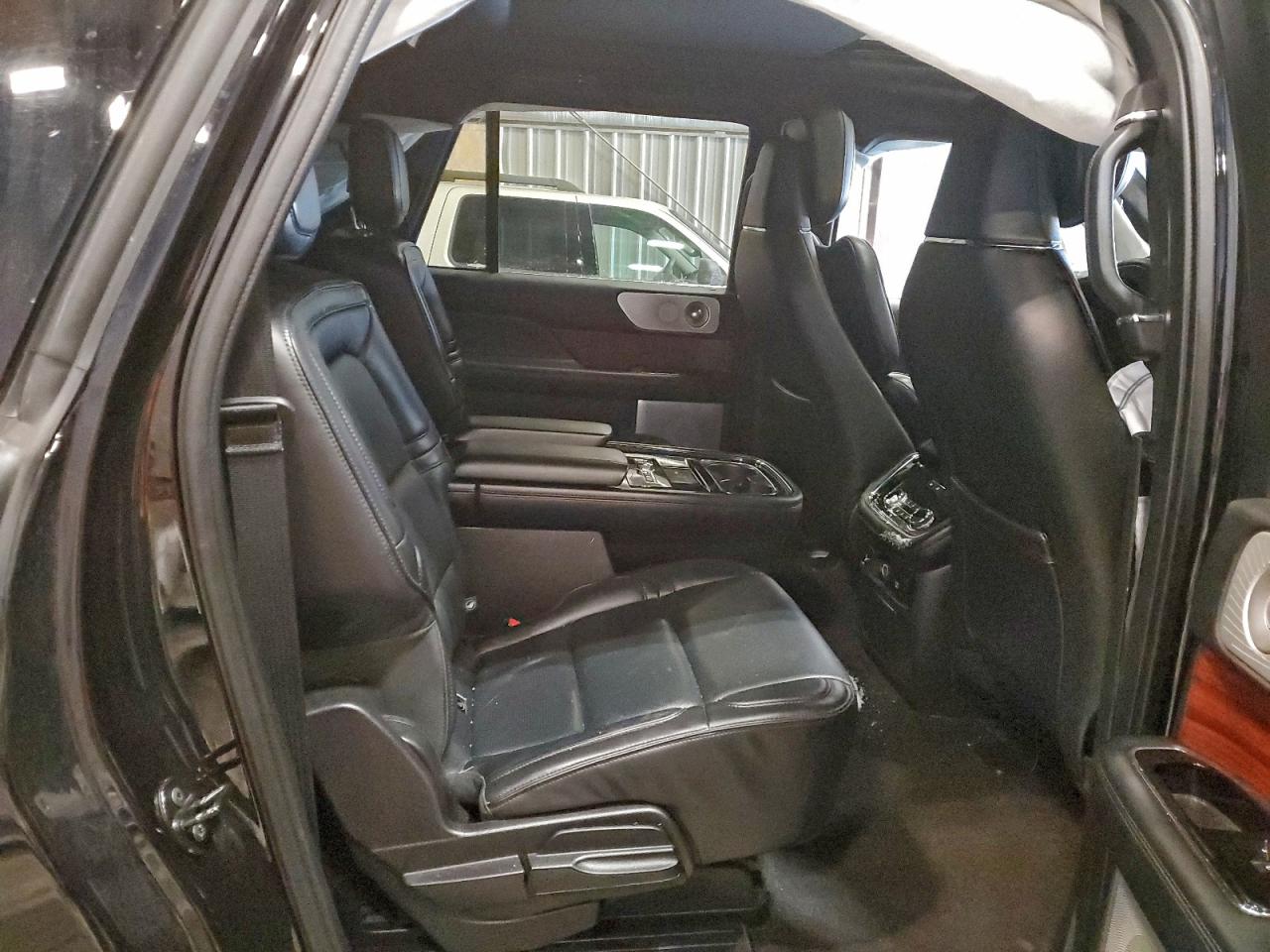 Lincoln Navigator L Reserve Image 9