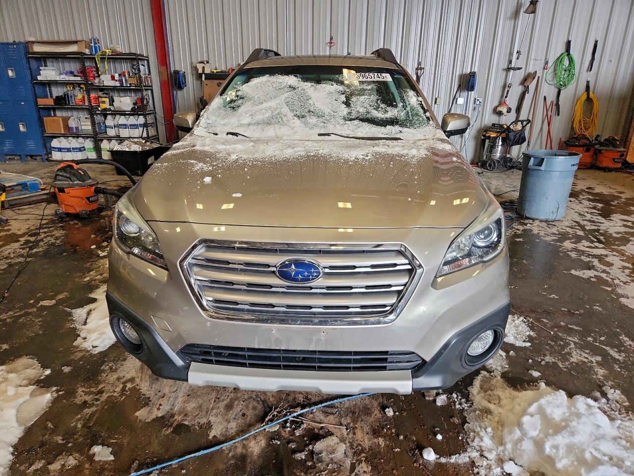 Subaru Outback 2.5i Limited Image 10