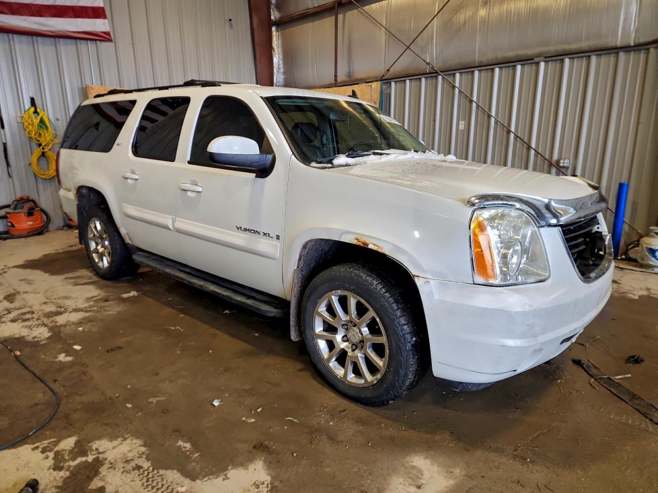 GMC Yukon K1500 Image 9